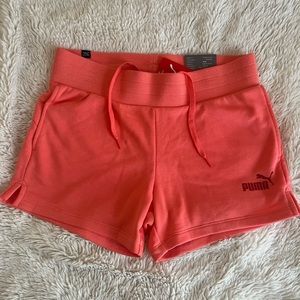 BRAND NEW Puma women’s size S essentials 4” sweat shorts in Georgia Peach